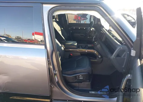 2023 Land Rover Defender 130 X z USA, uszkodzony, nr VIN SALEXFEUXP2171216